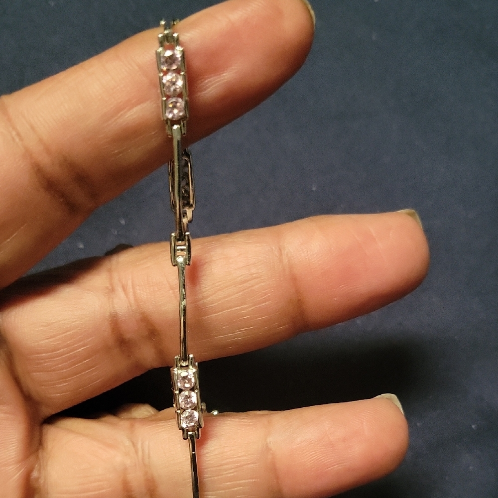 Elegant Silver Bracelet with Clear Stones